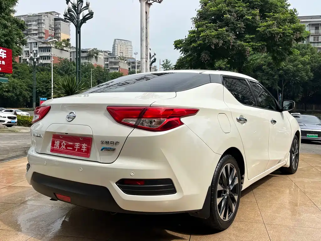 Nissan Bluebird 2019 — фото 14