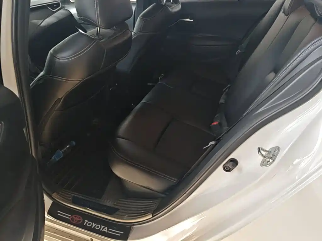Toyota Corolla 2023 — фото 17