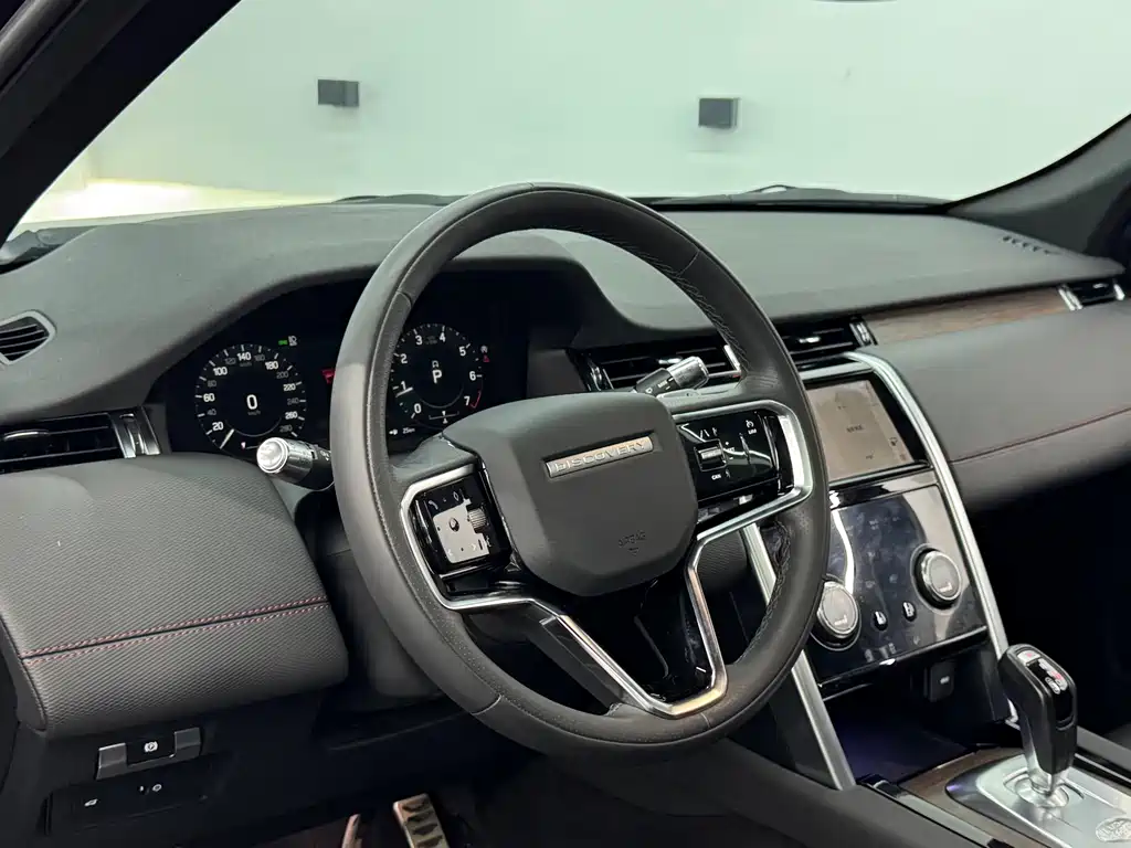 Land Rover Discovery Sport 2023 — фото 5