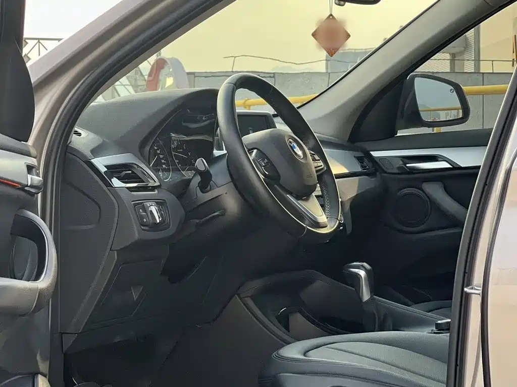 BMW X1 2018 — фото 11