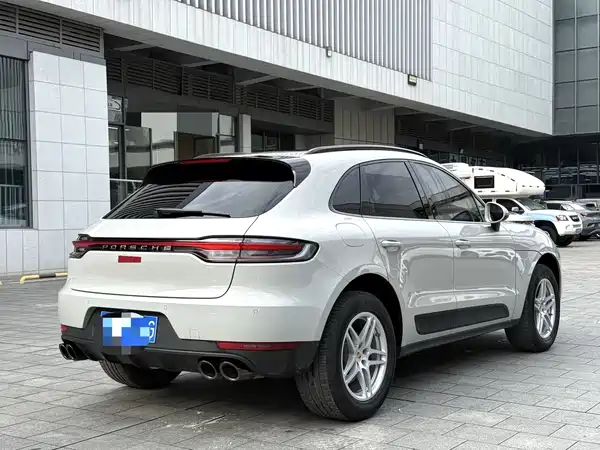 Porsche Macan 2021