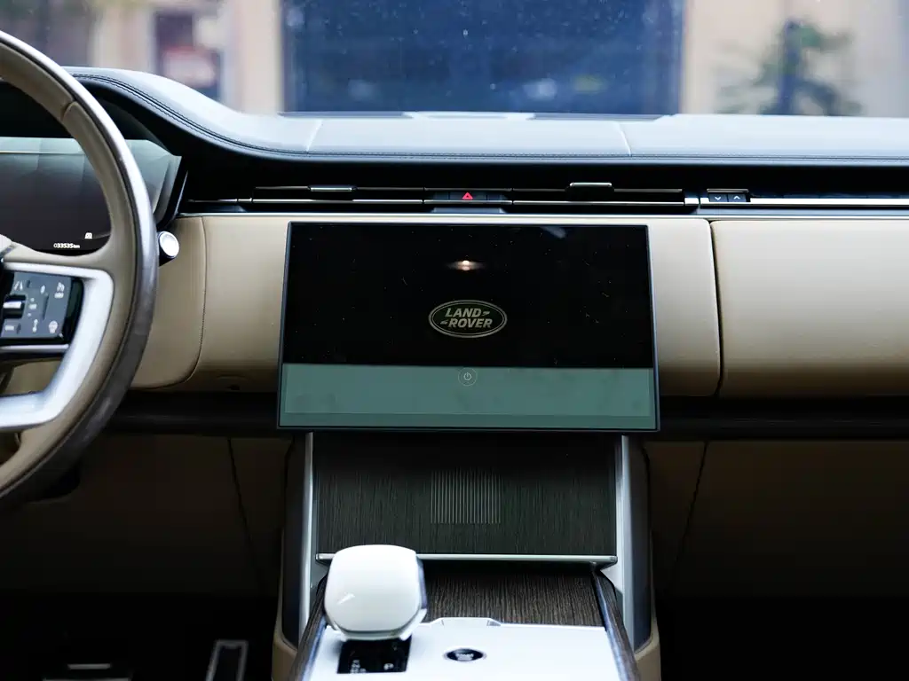 Land Rover Range Rover 2024 — фото 17