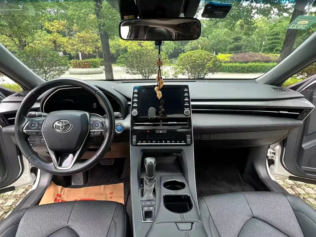 Toyota Avalon 2020 — фото 10