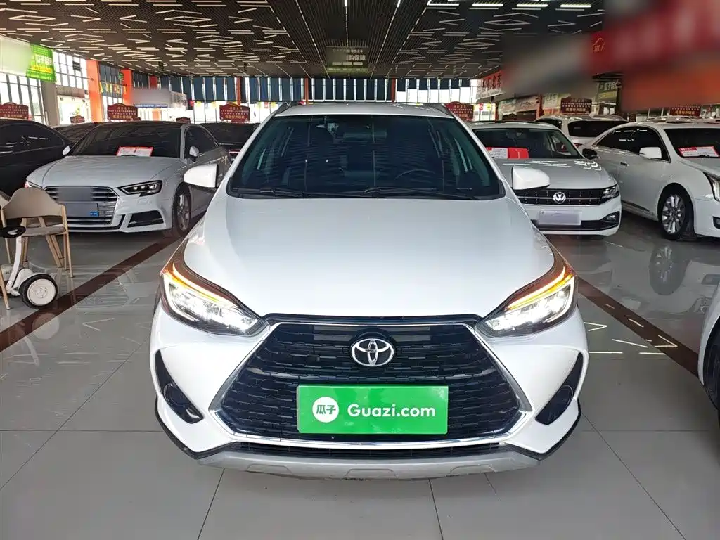 Toyota Yaris L 2022 — фото 3