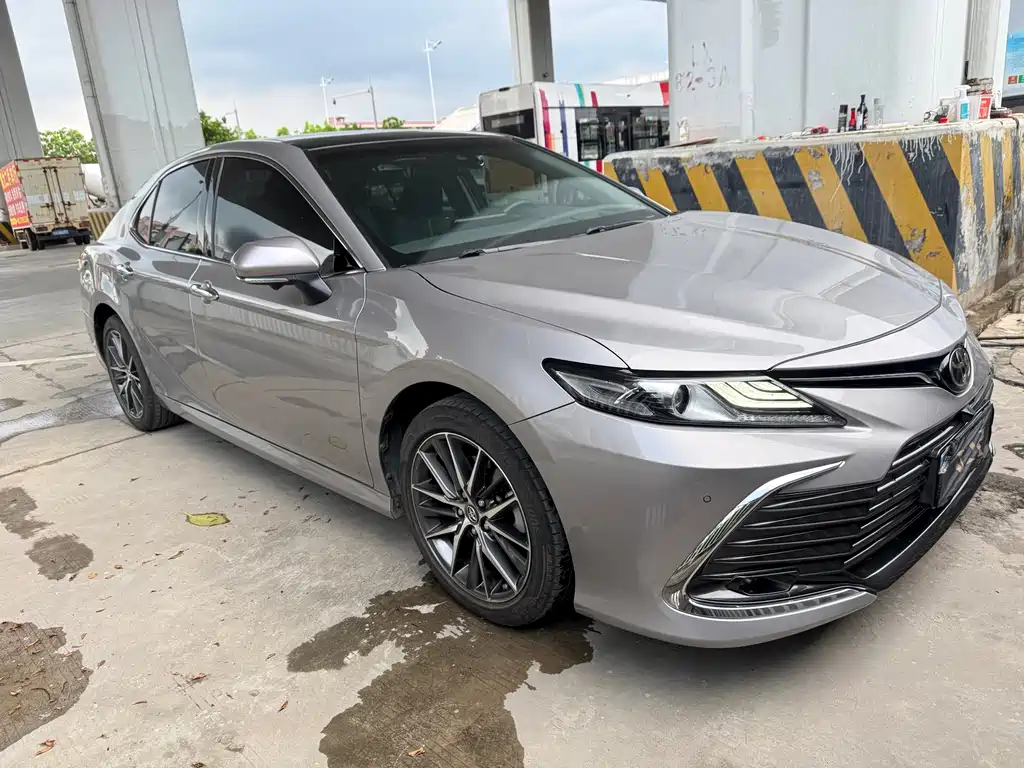 Toyota Camry 2021 — фото 3
