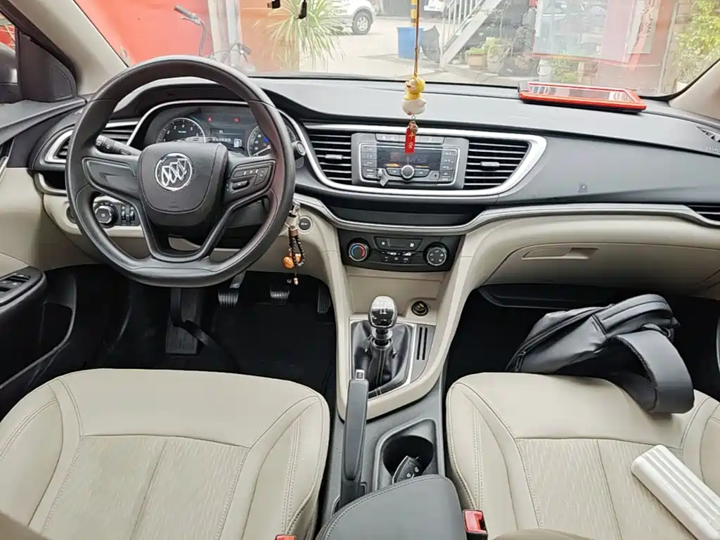 Buick Excelle 2016 — фото 10