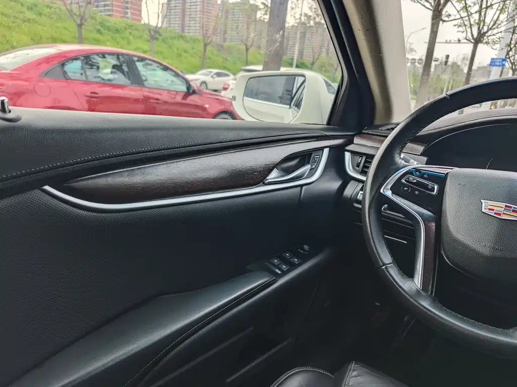Cadillac XTS 2018 — фото 16
