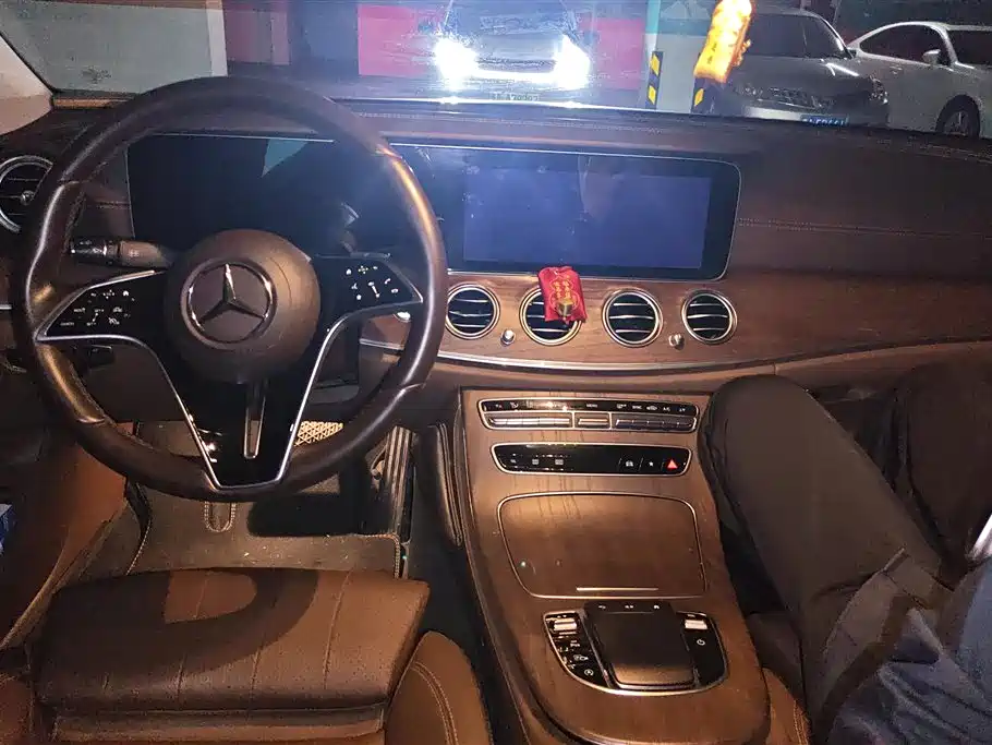 Mercedes-Benz E-Class 2023 — фото 12
