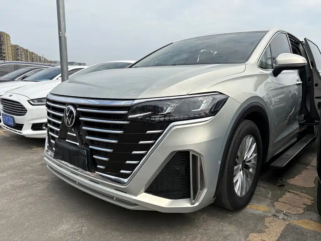 Volkswagen Viloran 2020