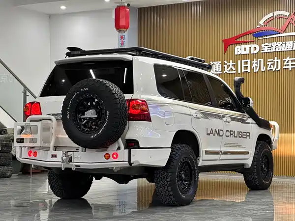 Toyota Land Cruiser 2012