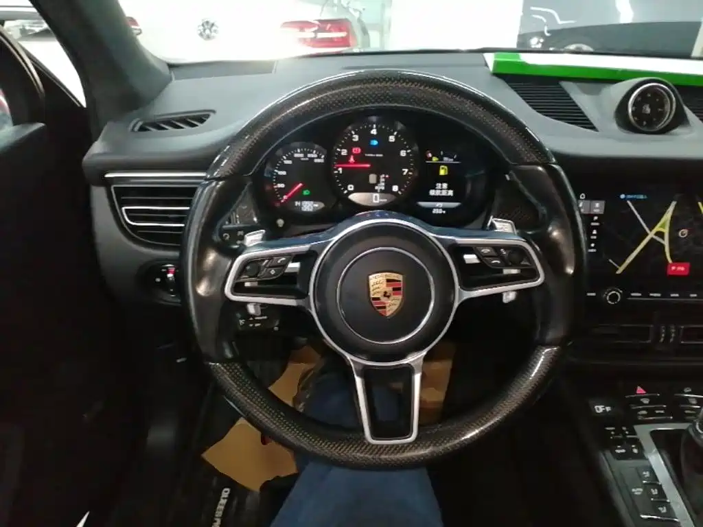 Porsche Macan 2019 — фото 11