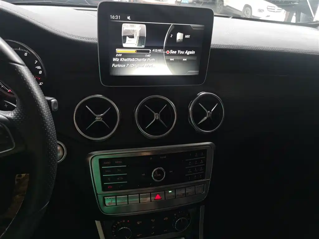 Mercedes-Benz GLA 2018 — фото 13