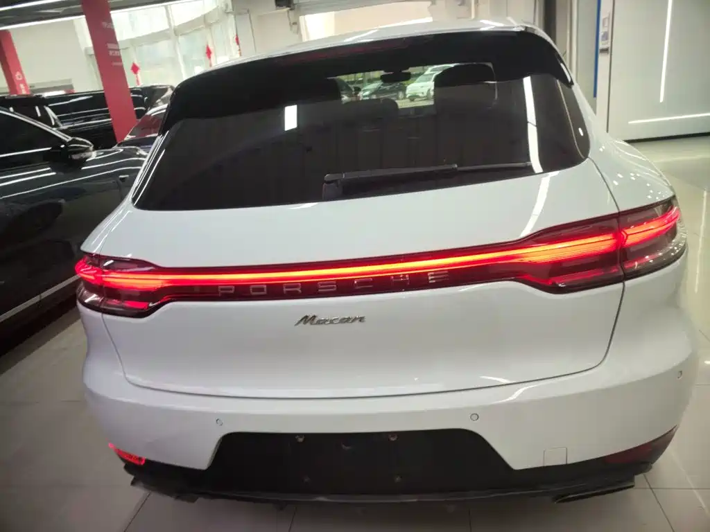 Porsche Macan 2021
