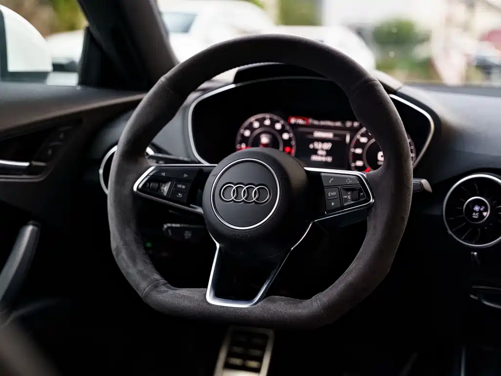 Audi TT 2015 — фото 10