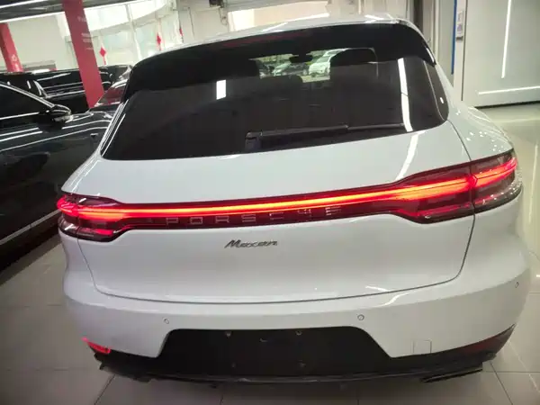 Porsche Macan 2021