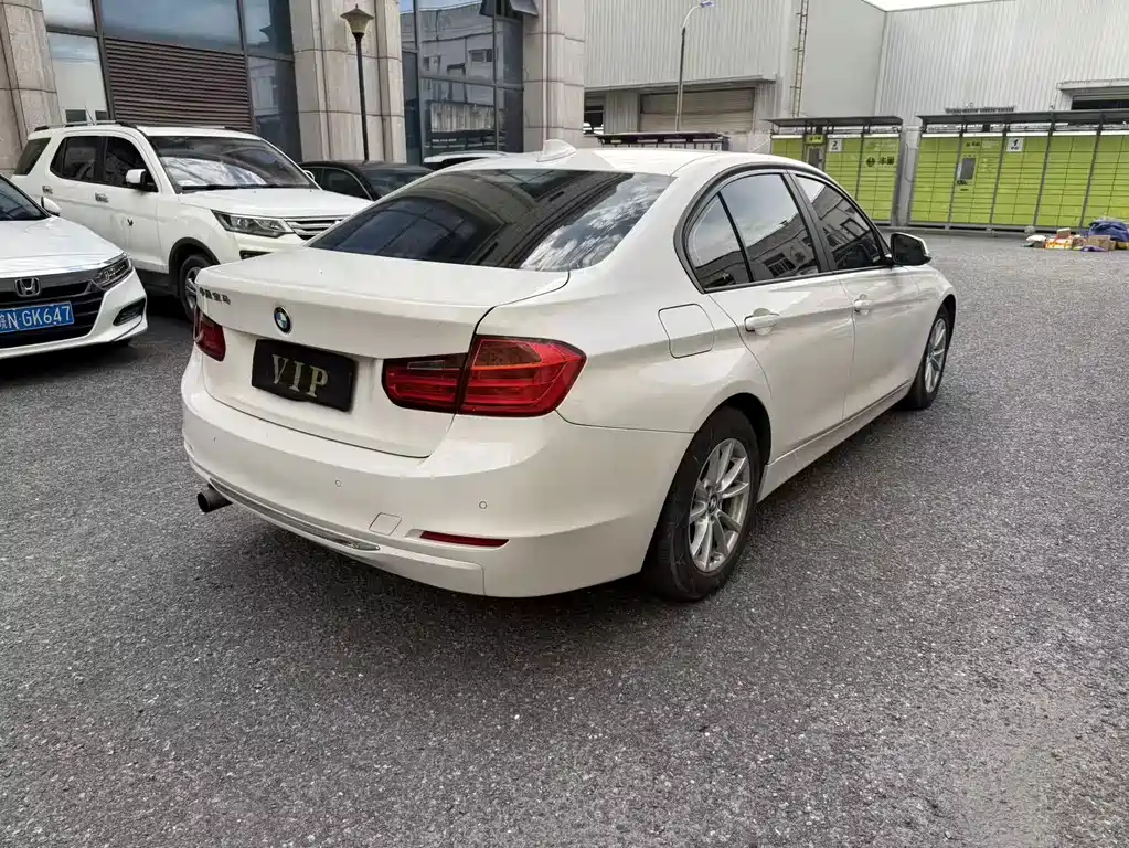 BMW 3 Series 2015 — фото 9