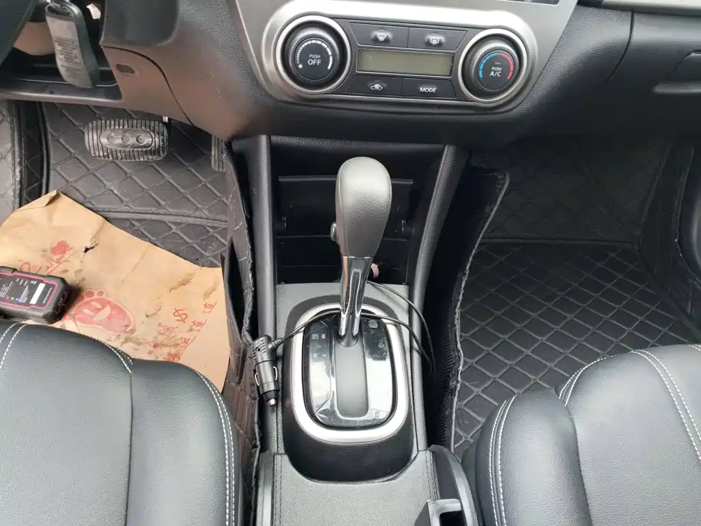 Nissan Sylphy 2018 — фото 10