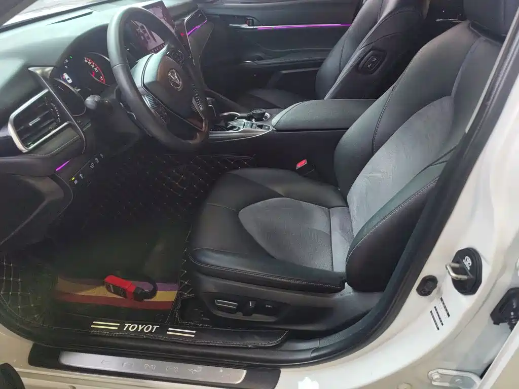 Toyota Camry 2022 — фото 15