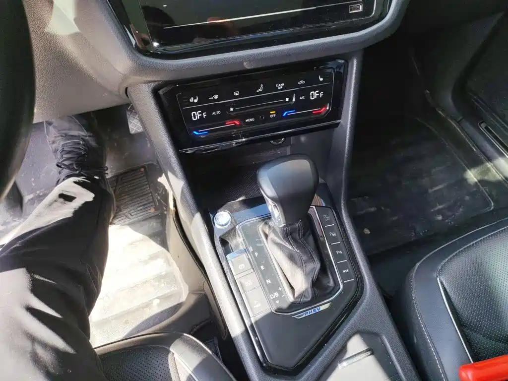 Volkswagen Tiguan L PHEV 2020 — фото 14