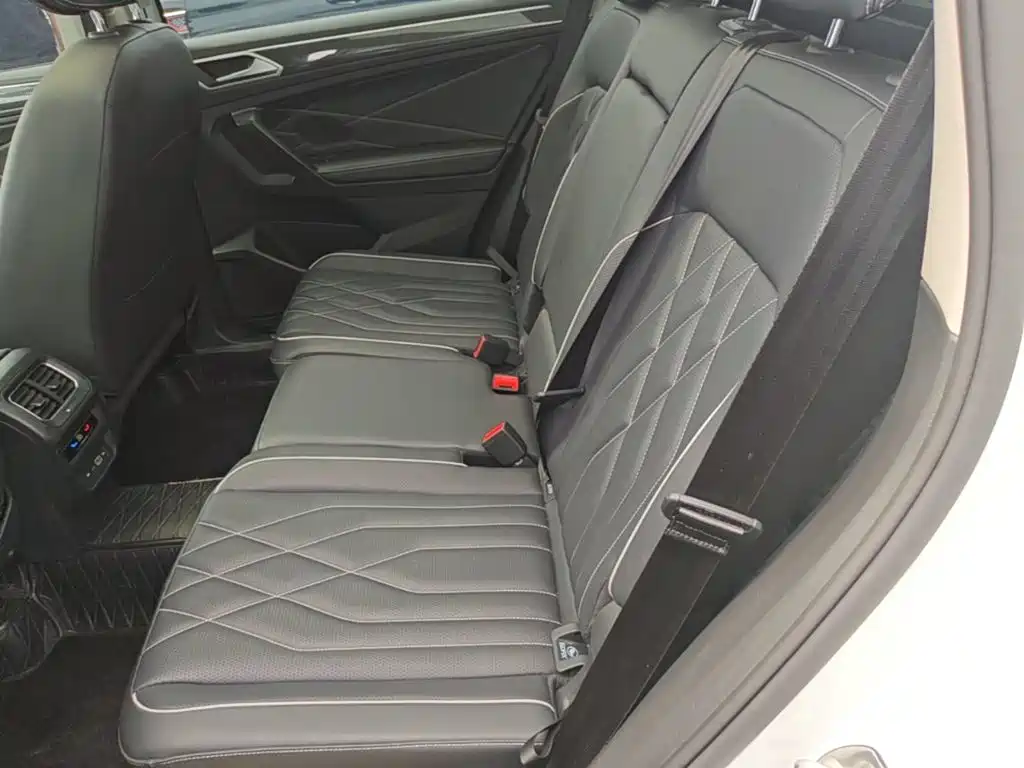 Volkswagen Tiguan L 2023 — фото 17