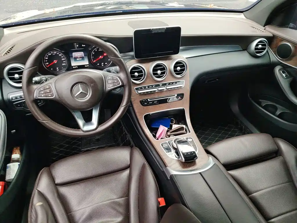 Mercedes-Benz GLC 2018 — фото 13