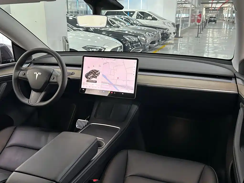 Tesla Model Y 2021 — фото 9