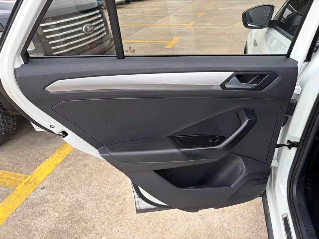 Volkswagen T-Roc 2022 — фото 17