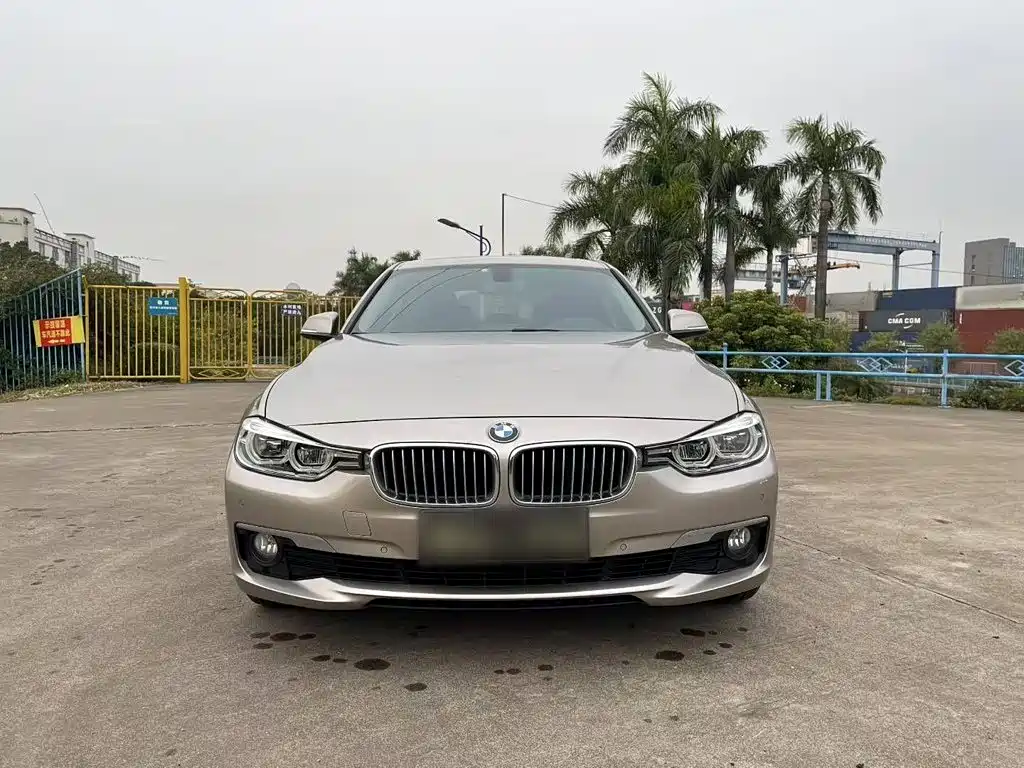 BMW 3 Series 2018 — фото 14