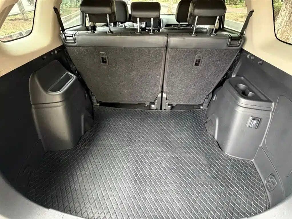 Mitsubishi Outlander 2022 — фото 12