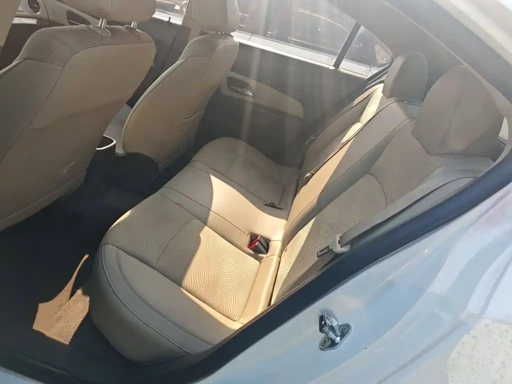 Chevrolet Cruze 2015 — фото 17