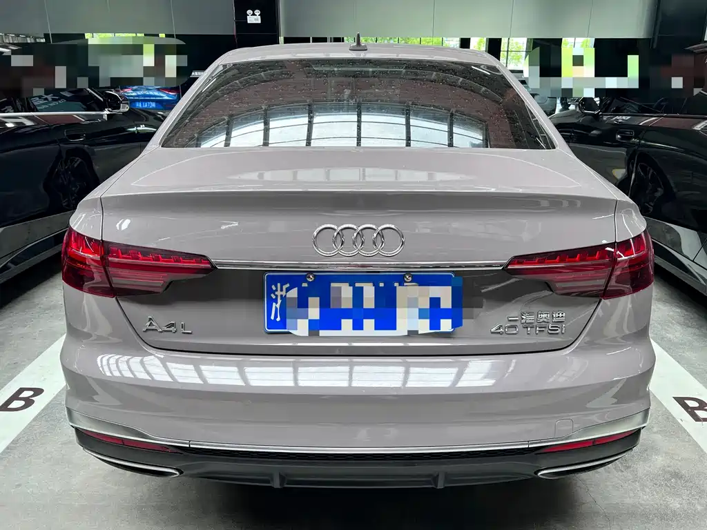 Audi A4L 2022 — фото 17