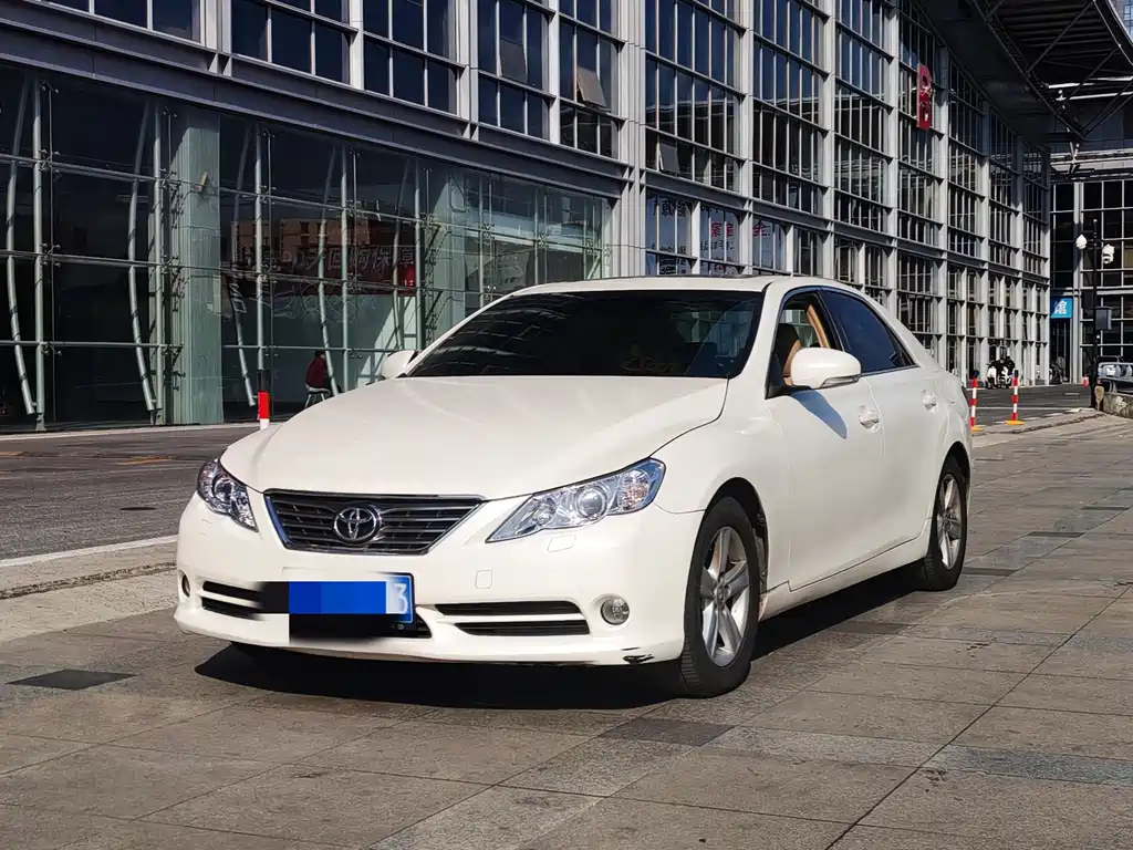 Toyota Reiz 2013