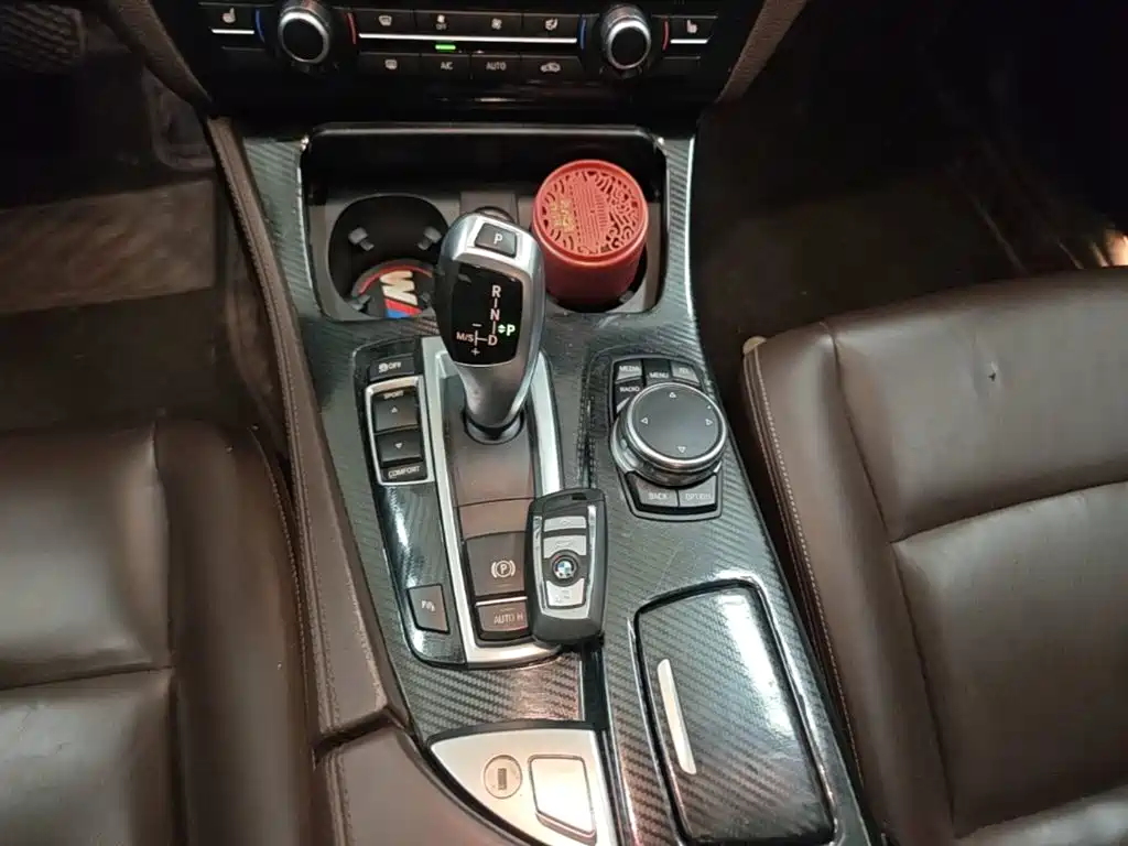 BMW 5 Series 2016 — фото 14