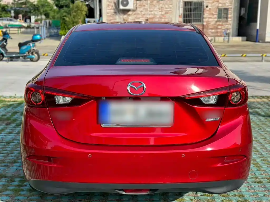 Mazda 3 Axela 2018 — фото 25