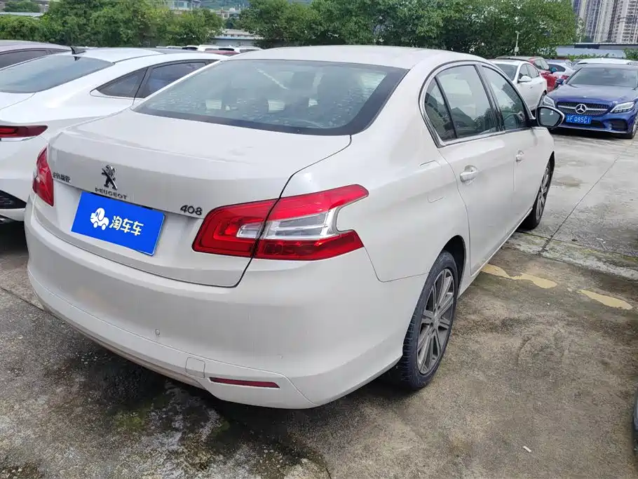 Peugeot 408 2016