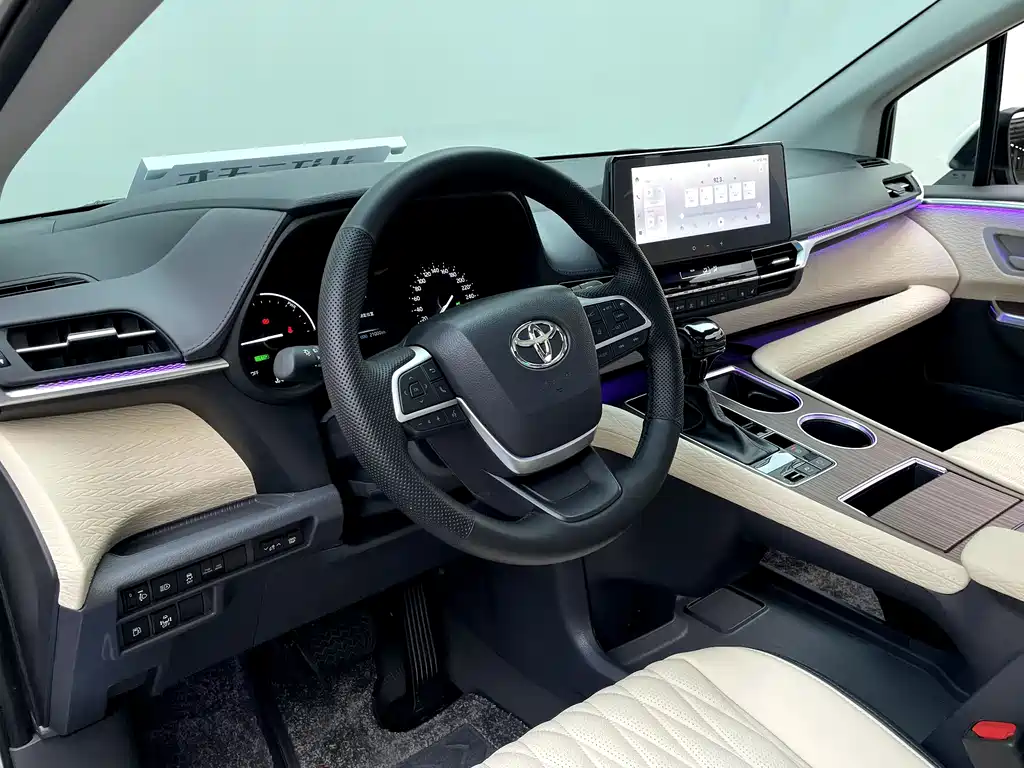 Toyota Sienna 2025 — фото 19