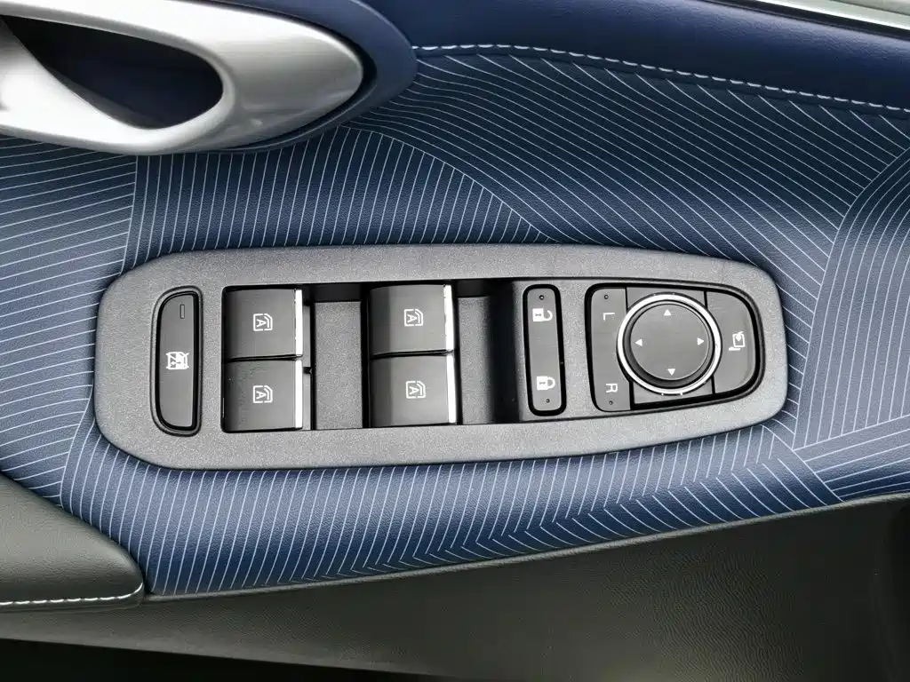 GAC Trumpchi GS3 2025 — фото 9