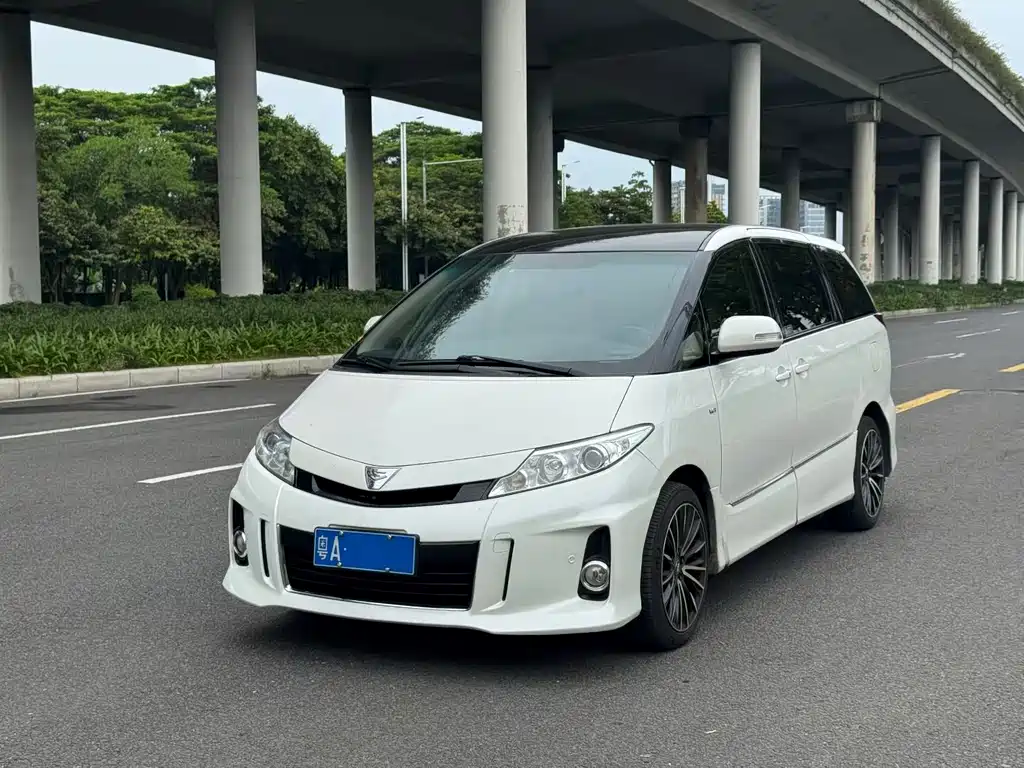 Toyota Previa 2018 — фото 1