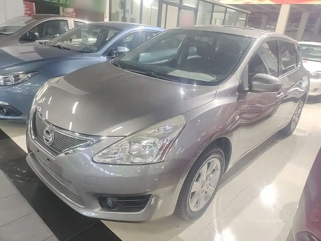 Nissan Tiida 2015 — фото 2