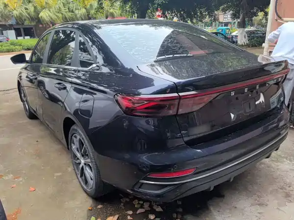 Geely Emgrand 2023