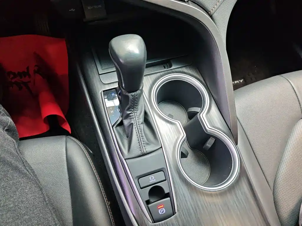 Toyota Camry 2023 — фото 14