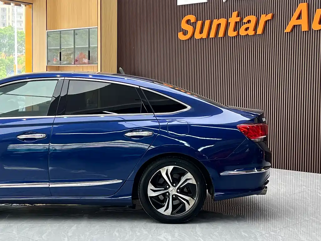 Honda Spirior 2015 — фото 14