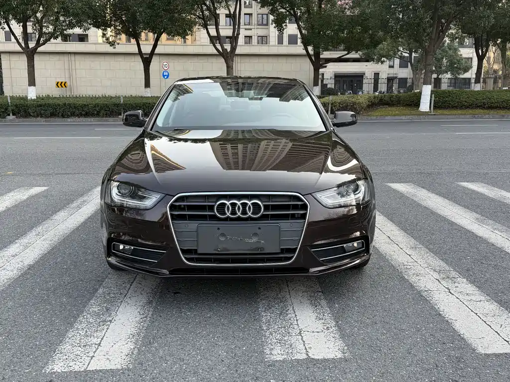 Audi A4L 2014 — фото 2