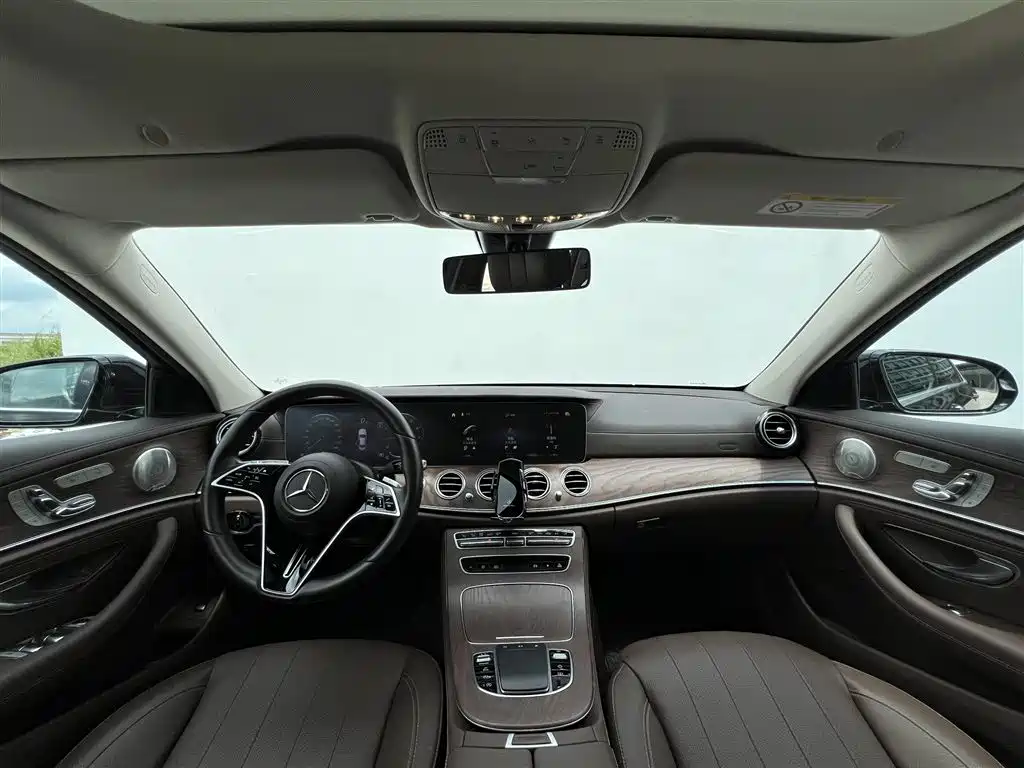 Mercedes-Benz E-Class 2023 — фото 8