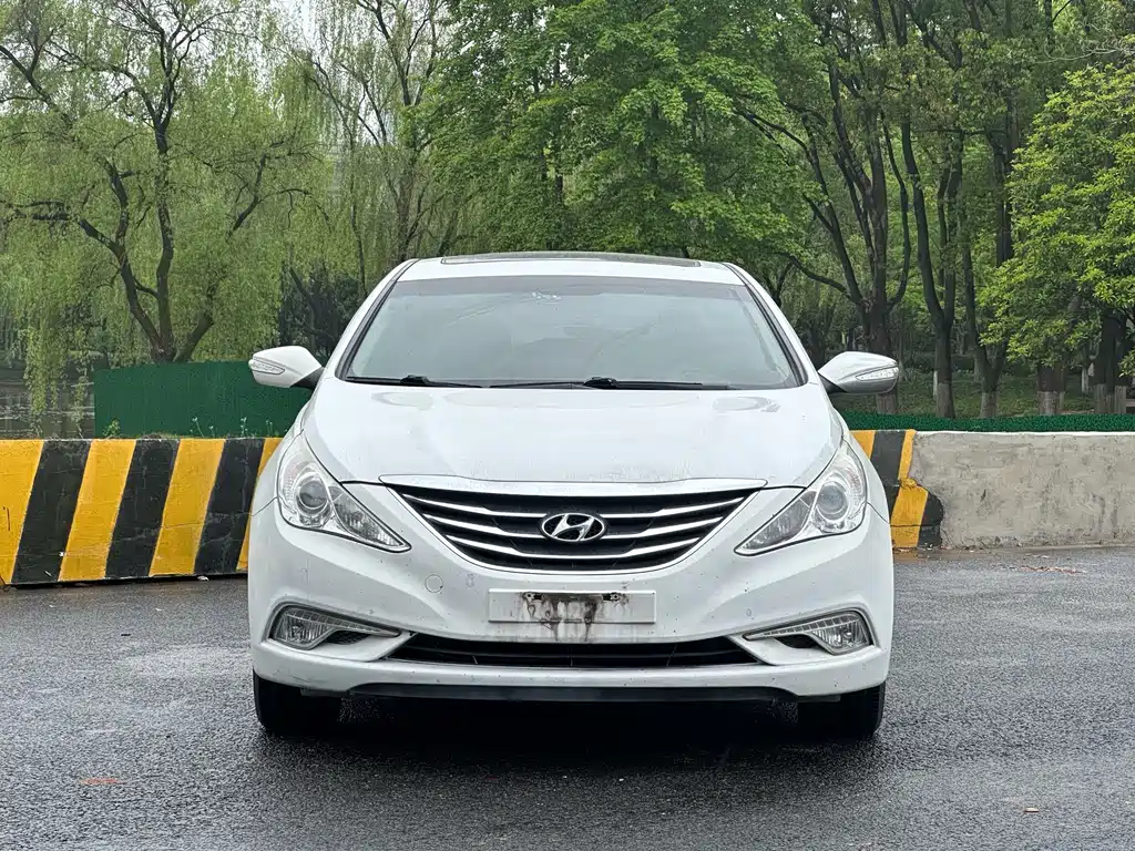 Hyundai Sonata 2013 — фото 2