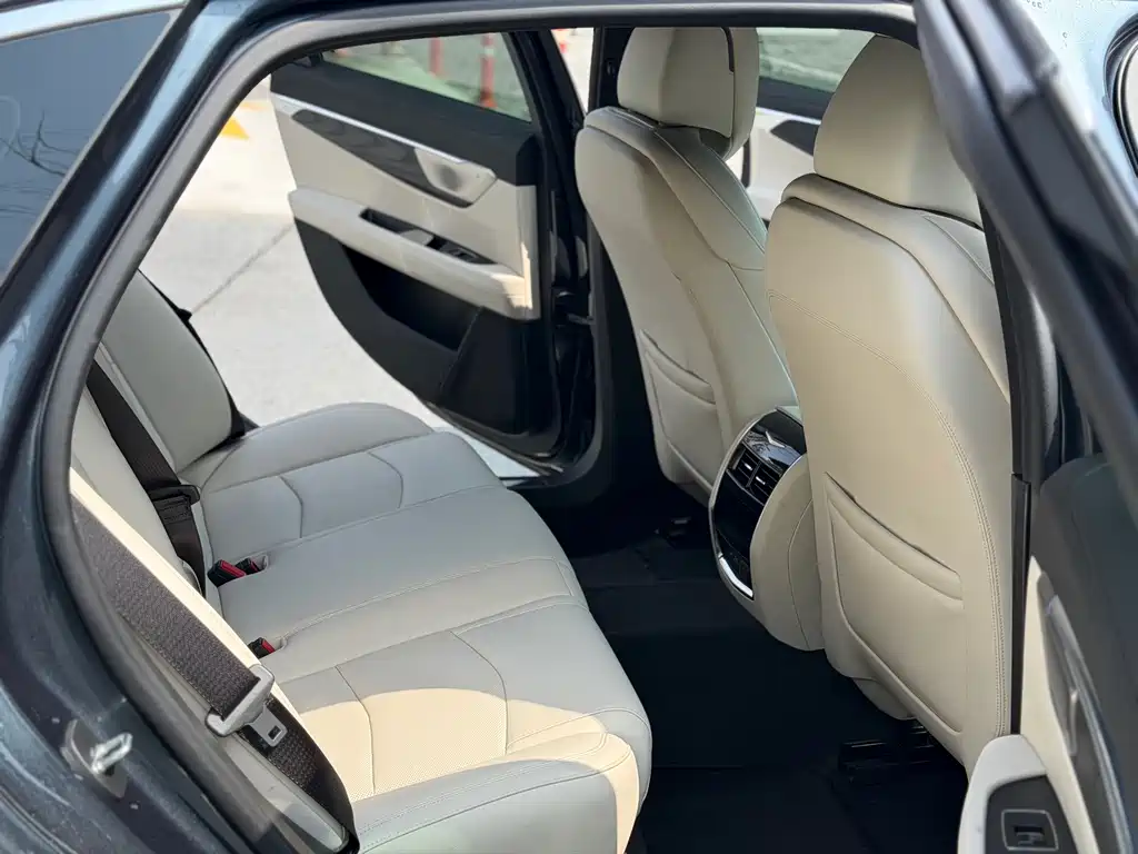 Cadillac CT6 2023 — фото 12