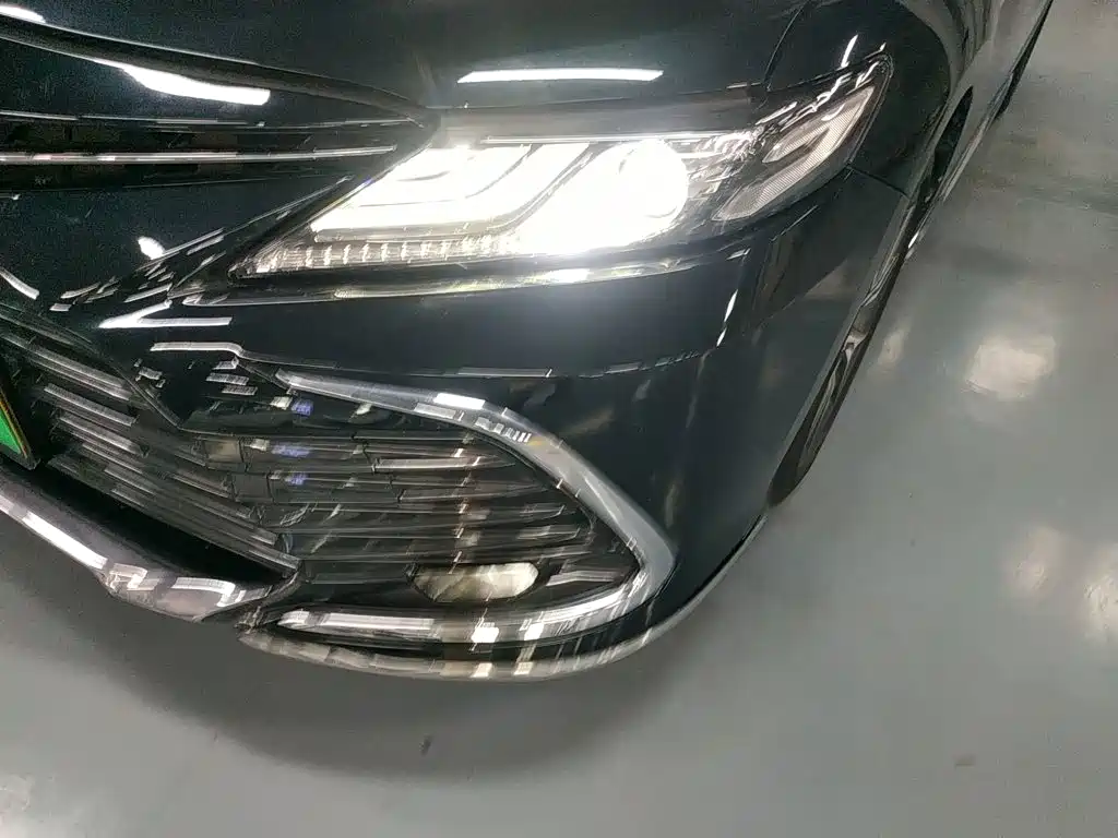 Toyota Camry 2023 — фото 19