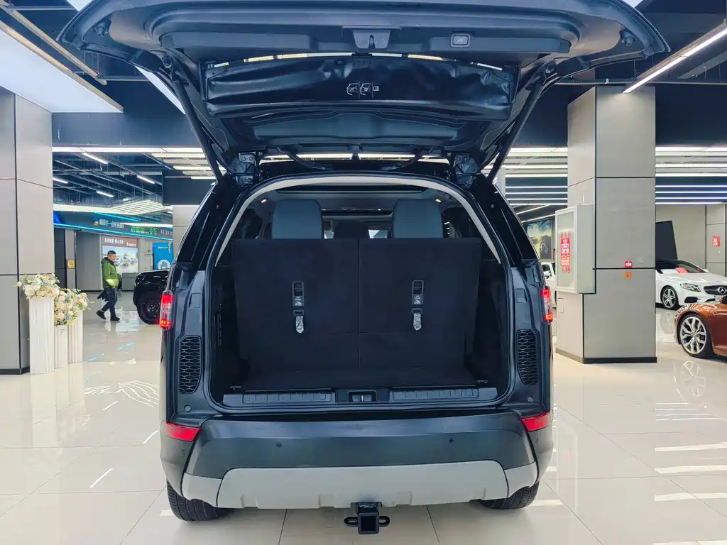 Land Rover Discovery 2019 — фото 17