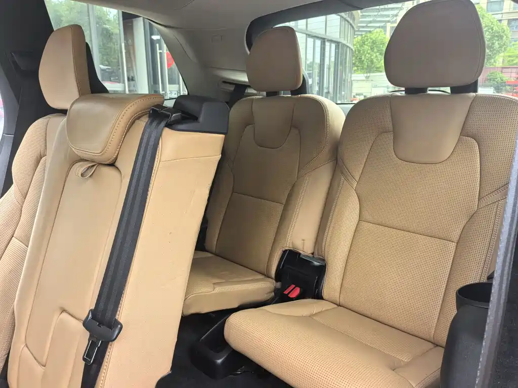 Volvo XC90 2016 — фото 16