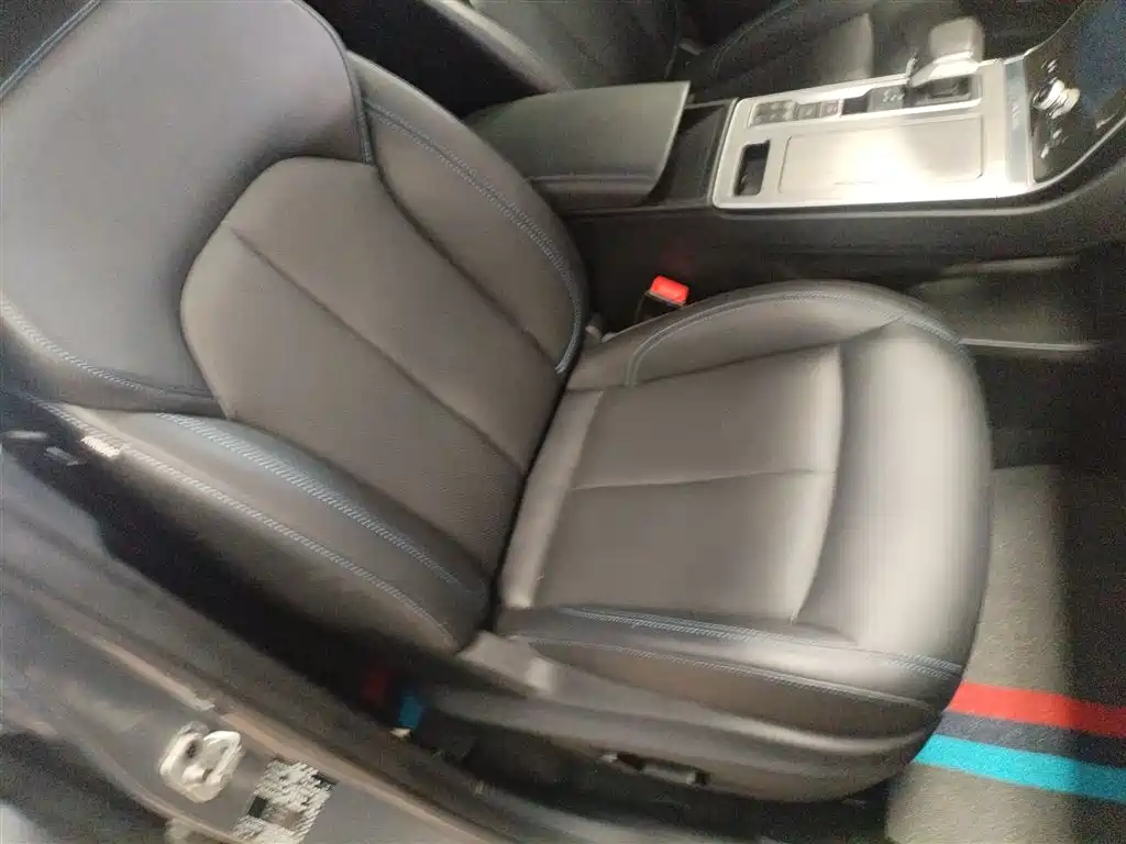 Roewe RX5 New Energy 2021 — фото 25